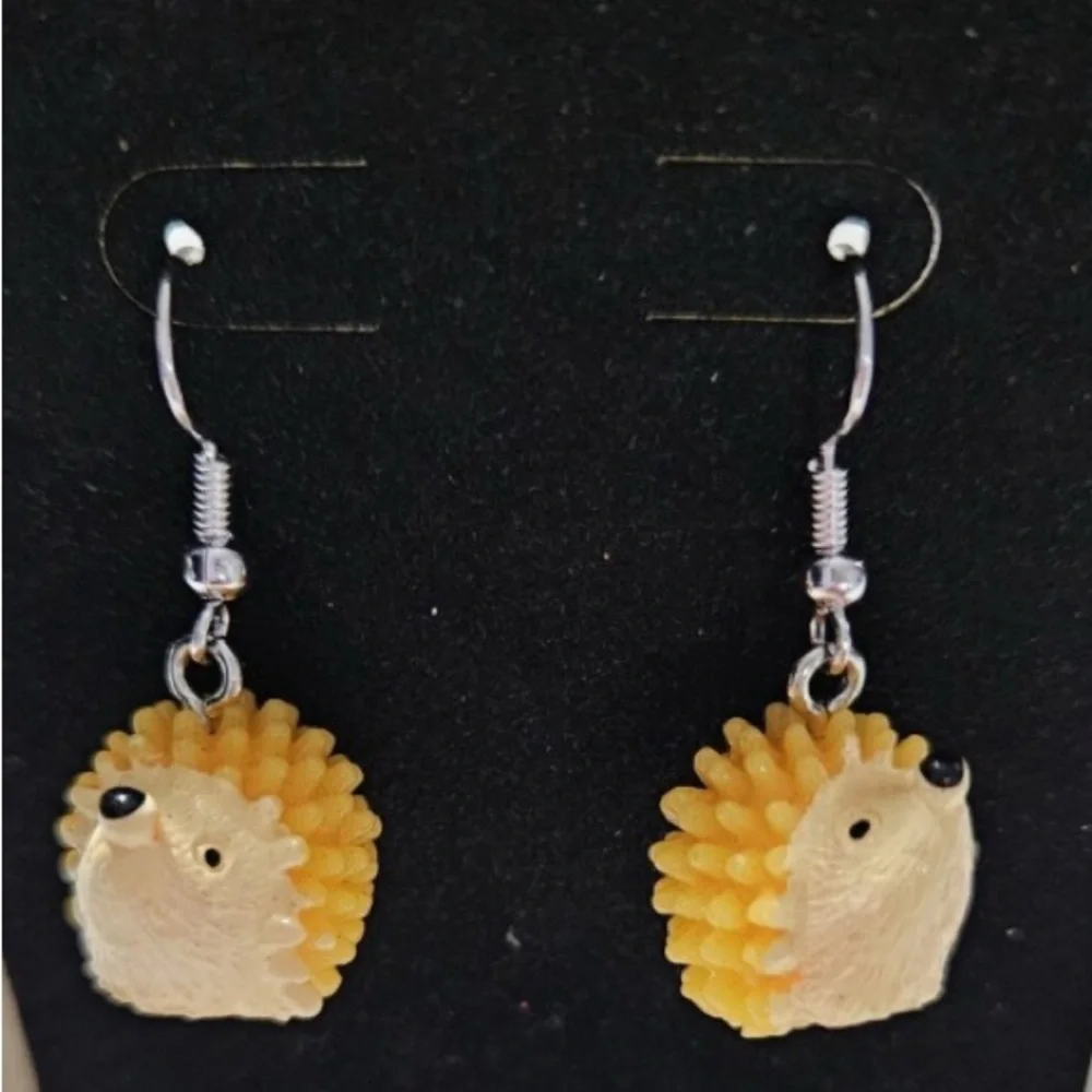 NWT - Adorable Baby Hedgehog Acrylic 3D Earrings Set yellow @ white